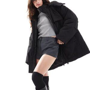 Stradivarius STR multi pocket puffer jacket in black (S)